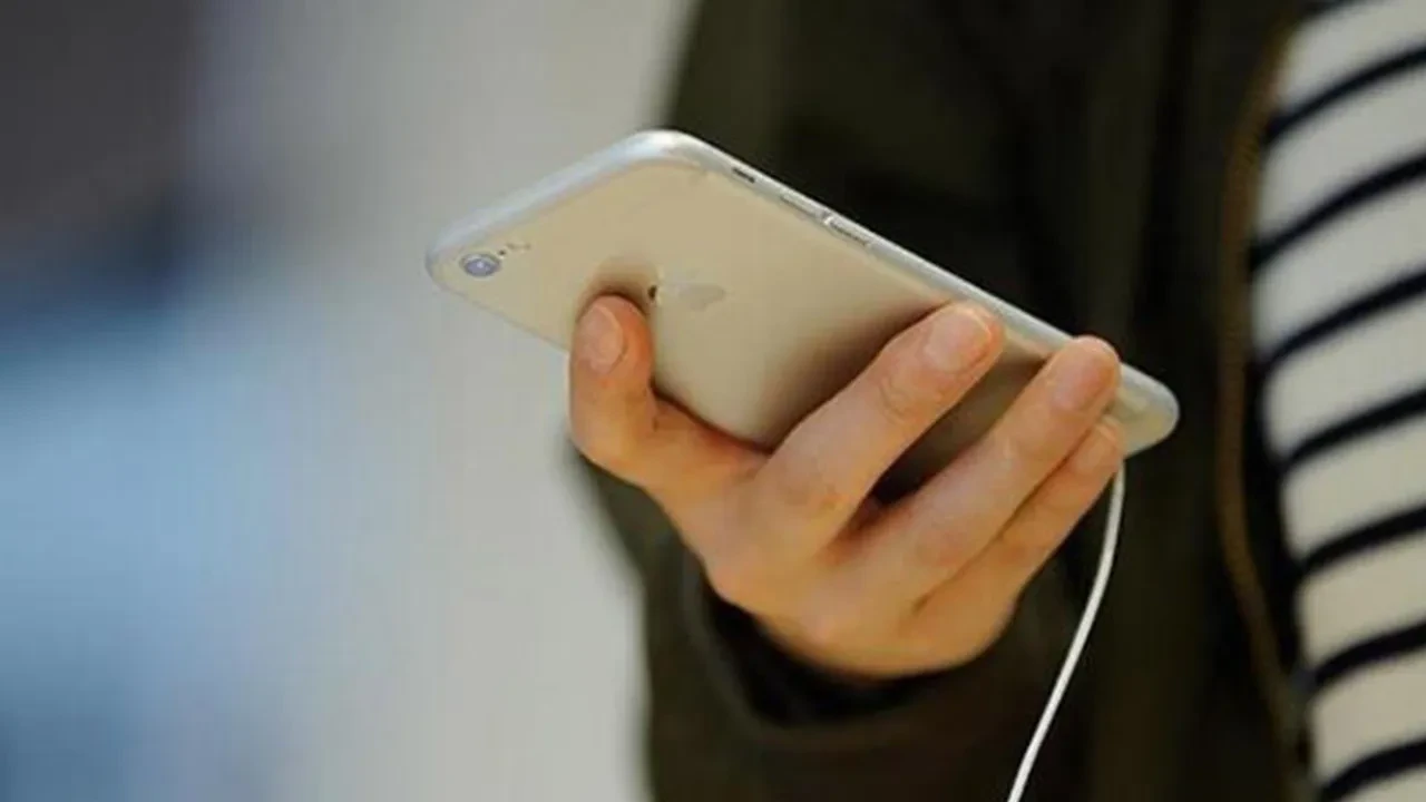 Telefonda konuşurken polis yakaladı! Sahte savcının oyunu bozuldu, 450 bin TL kurtarıldı