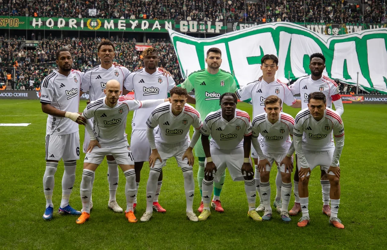 Beşiktaş Çaykur Rizespor maç kadrosu, muhtemel 11! BJK'de 2 isim forma giyemeyecek
