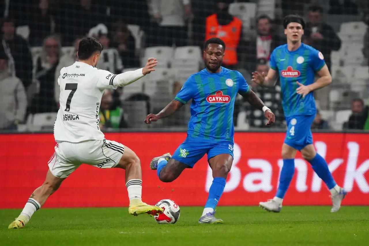 Beşiktaş Çaykur Rizespor'u farklı mağlup etti ve Türkiye Kupası'nda çeyrek finale yükseldi!