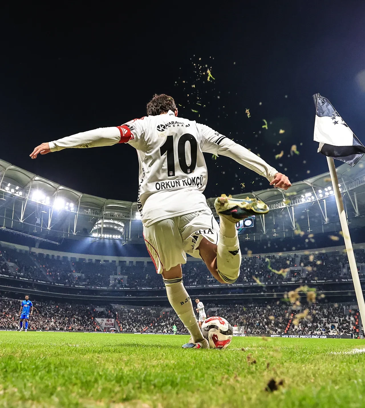 Beşiktaş Çaykur Rizespor'u farklı mağlup etti ve Türkiye Kupası'nda çeyrek finale yükseldi!