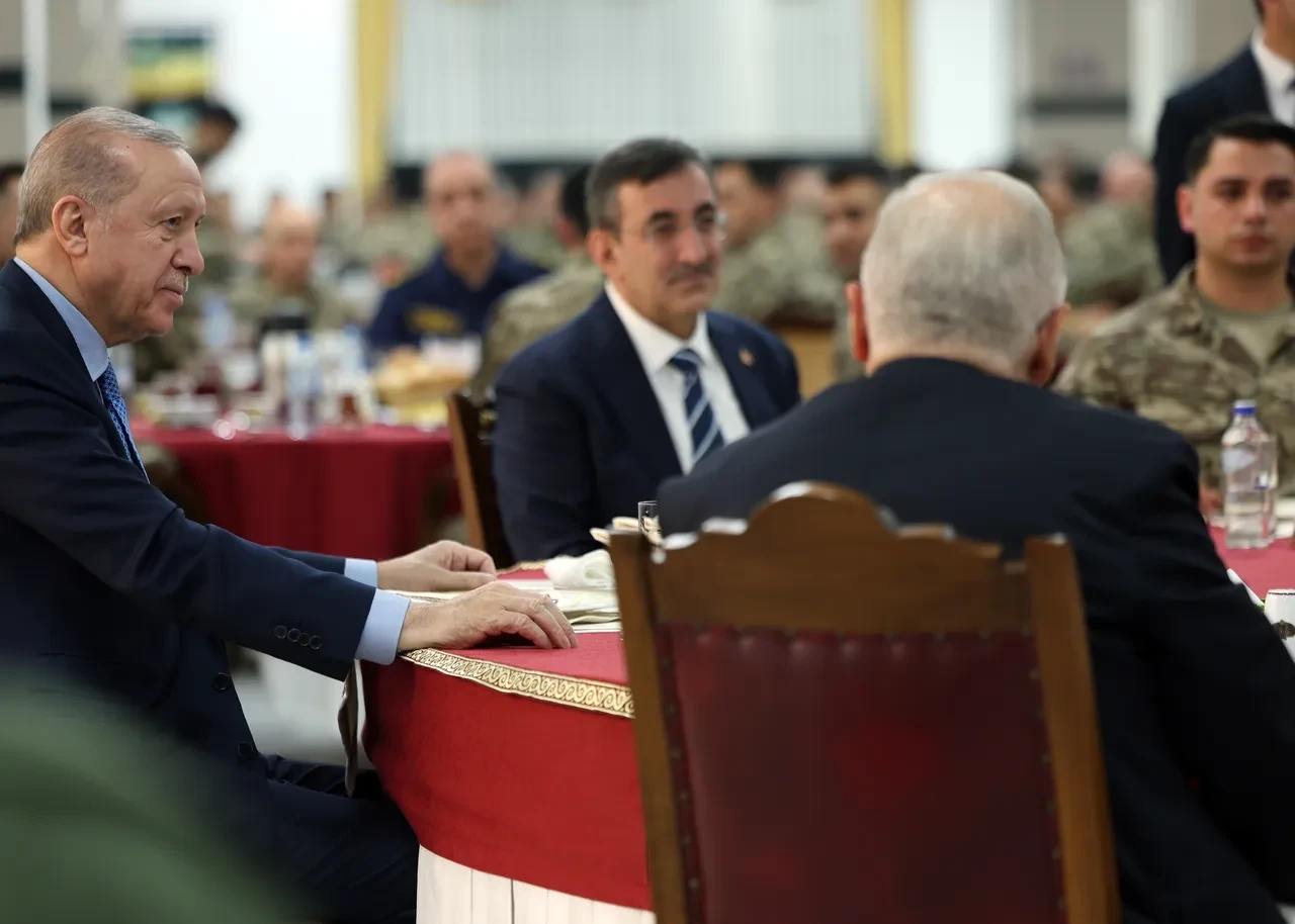 Düşürülen füzeden sonra Cumhurbaşkanı Erdoğan'dan ilk tepki: Hudutlarımızın ve hava sahamızın güvenliğinde işi şansa bırakmıyoruz