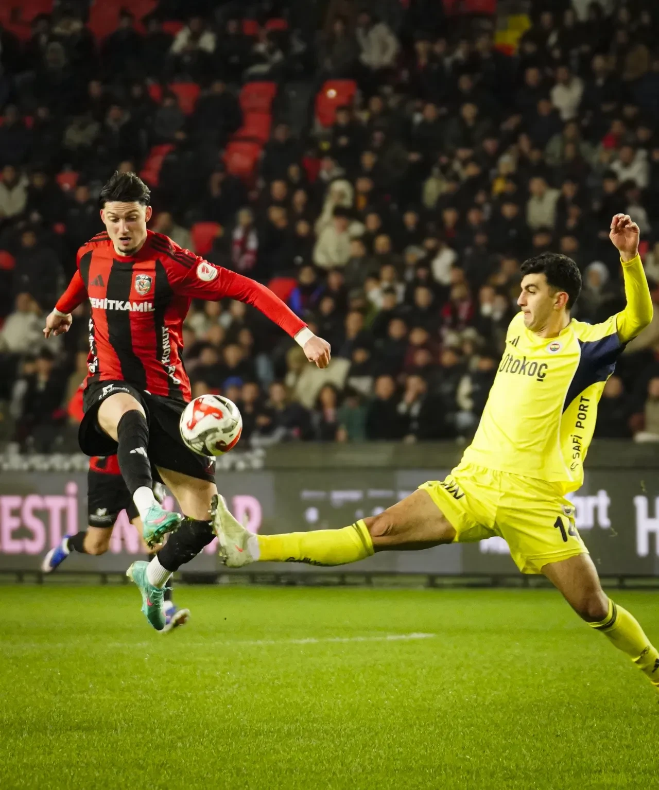 Fenerbahçe Gaziantep FK deplasmanında kazanarak turladı: Ziraat Türkiye Kupası'nda son 8 heyecanı!