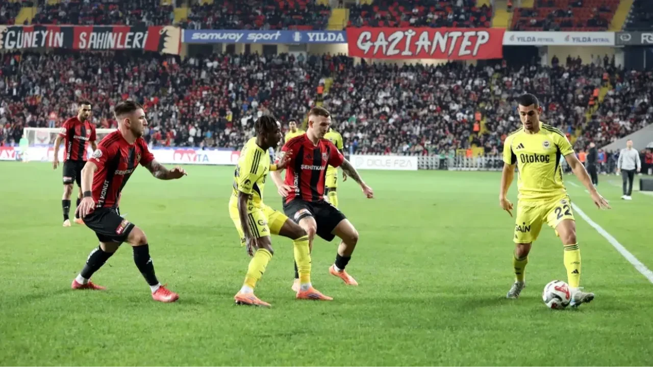 Gaziantep FK-Fenerbahçe maçında teknik problem: Federasyonla iletişim başladı!