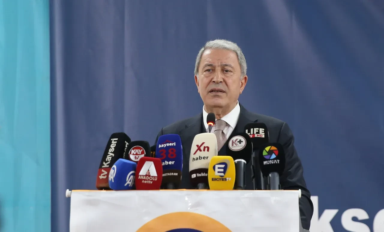 Hulusi Akar'dan İran'a uyarı: İncirlik Üssü'nün sahibi Türkiye'dir