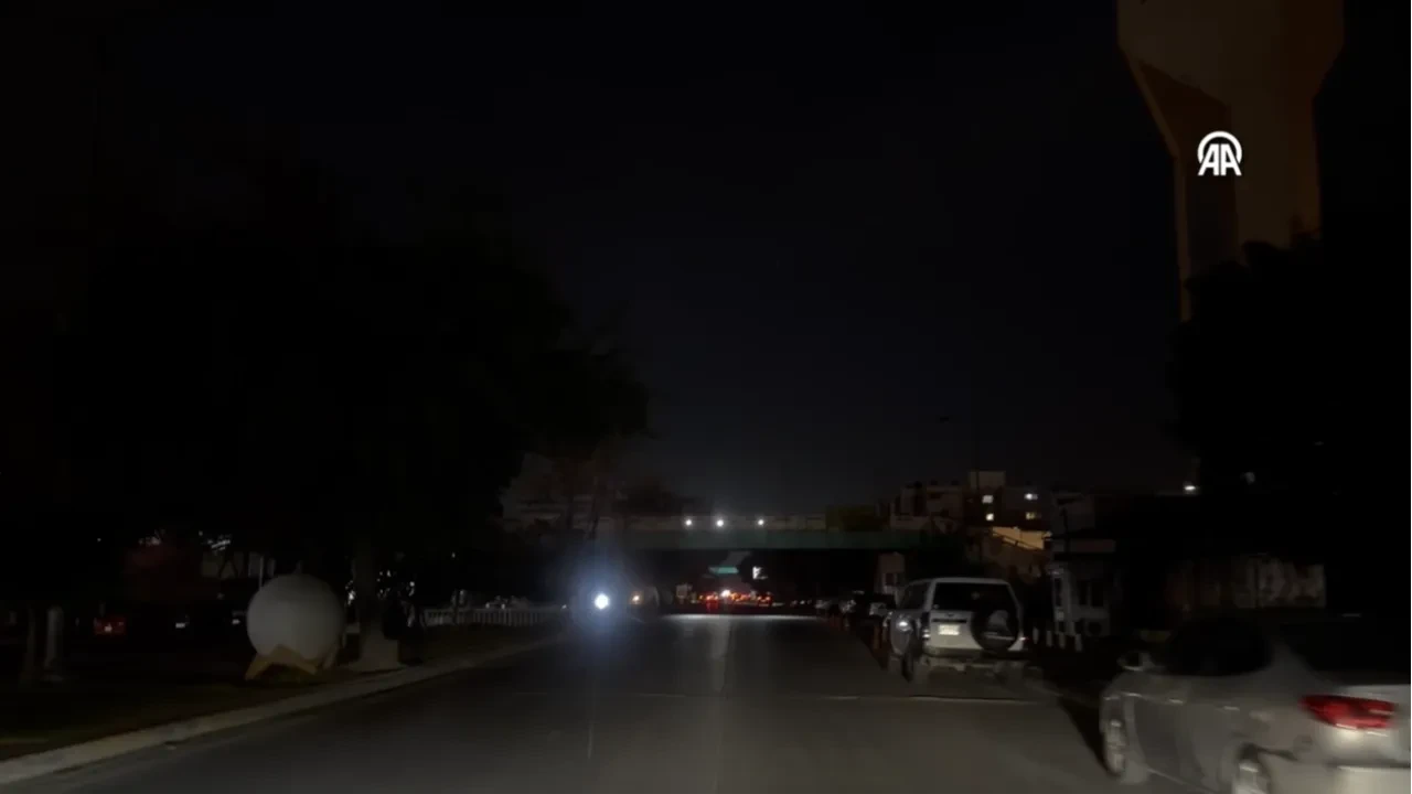 Irak’ta elektrik sistemi çöktü: Tüm ülke karanlığa gömüldü