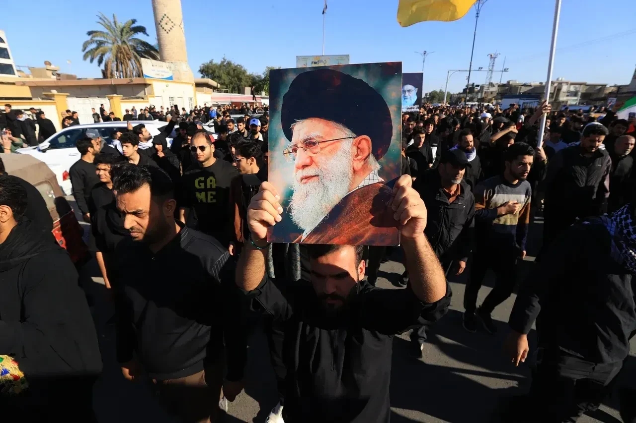 İran dini lideri Ayetullah Ali Hamaney'in cenaze töreni ertelendi! ABD-İsrail saldırıları sürüyor