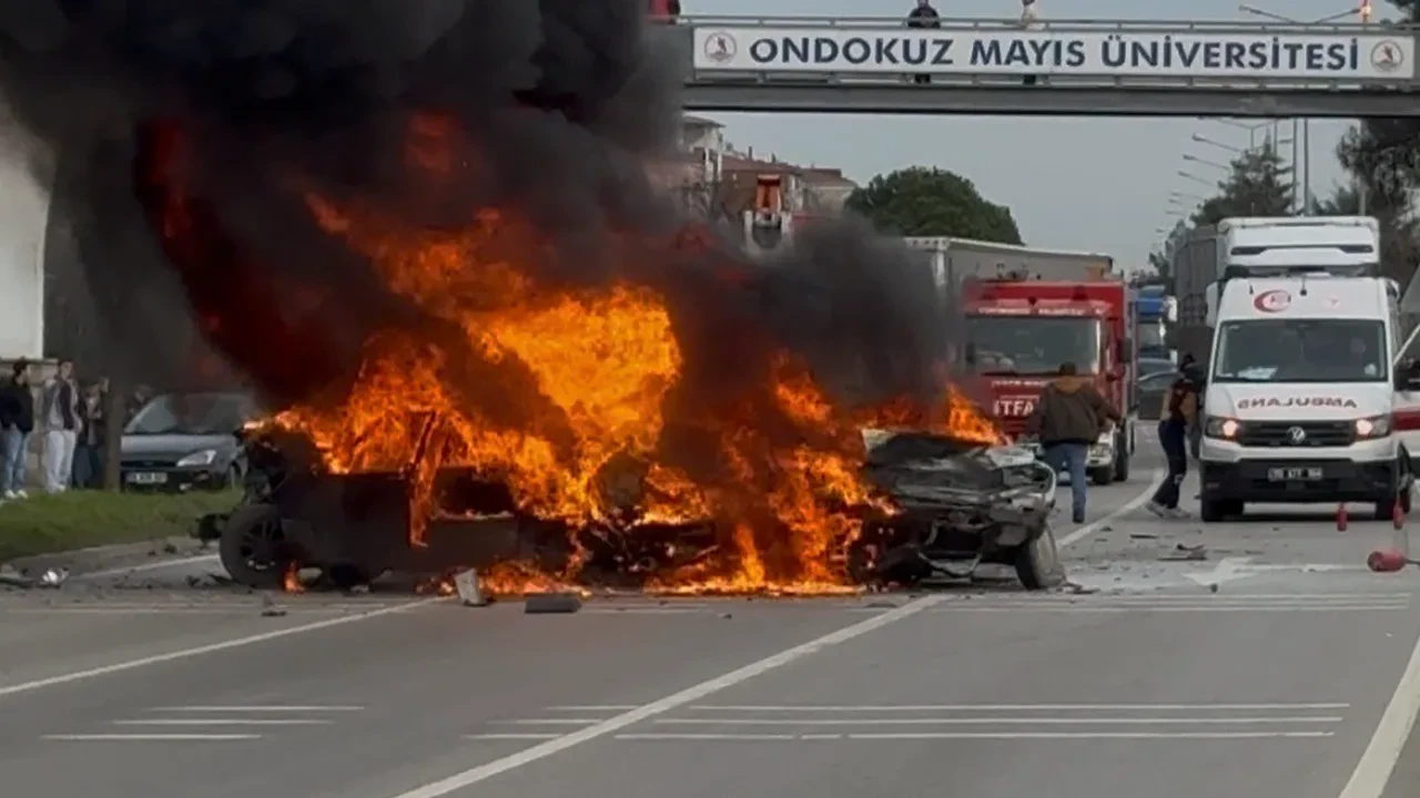 6 araç böyle birbirine girdi! Samsun'daki kaza anı kameralarda