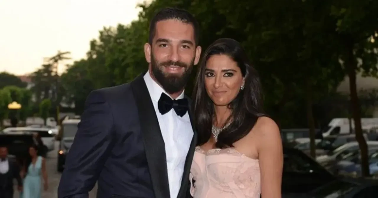 Aslıhan Doğan Turan, milyonluk zırhlı aracı ve kolundaki  ev fiyatına çantasıyla ortalığı salladı!