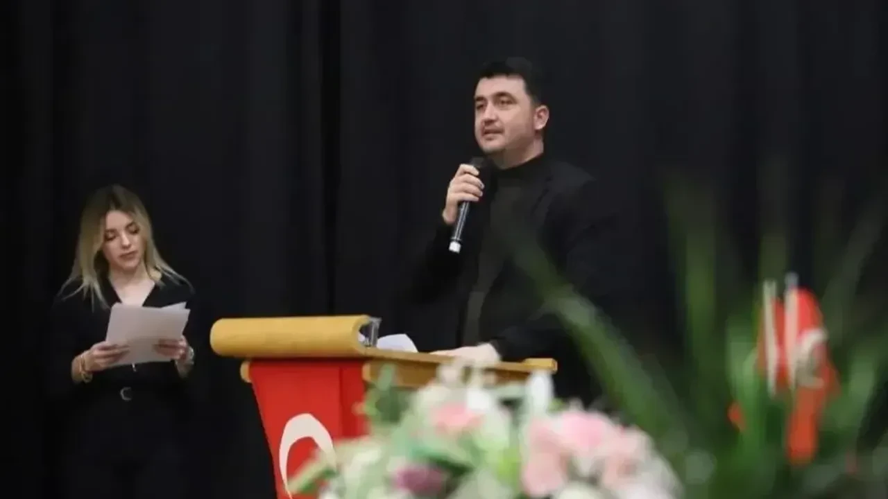 CHP ilçe başkanına bıçaklı saldırı! Kanlar içinde yere yığıldı