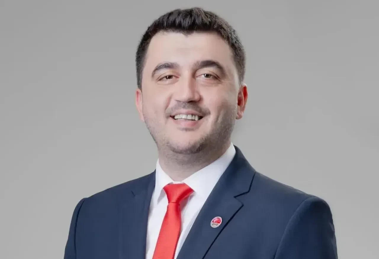 CHP ilçe başkanına bıçaklı saldırı! Kanlar içinde yere yığıldı