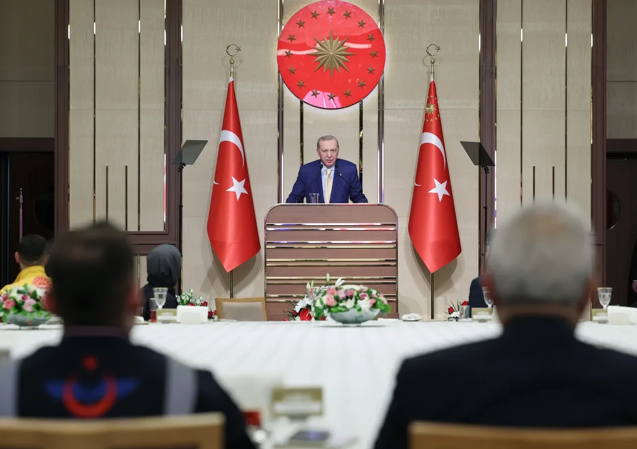 Cumhurbaşkanı Erdoğan'dan kritik temas! Bölgesel ve küresel gelişmeleri görüşüldü