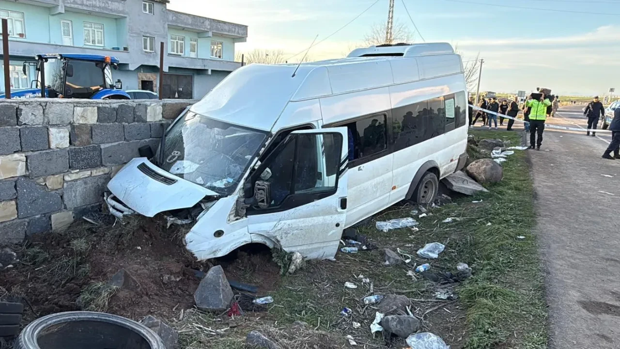 Diyarbakır'da feci kaza! Çok sayıda işçi yaralandı
