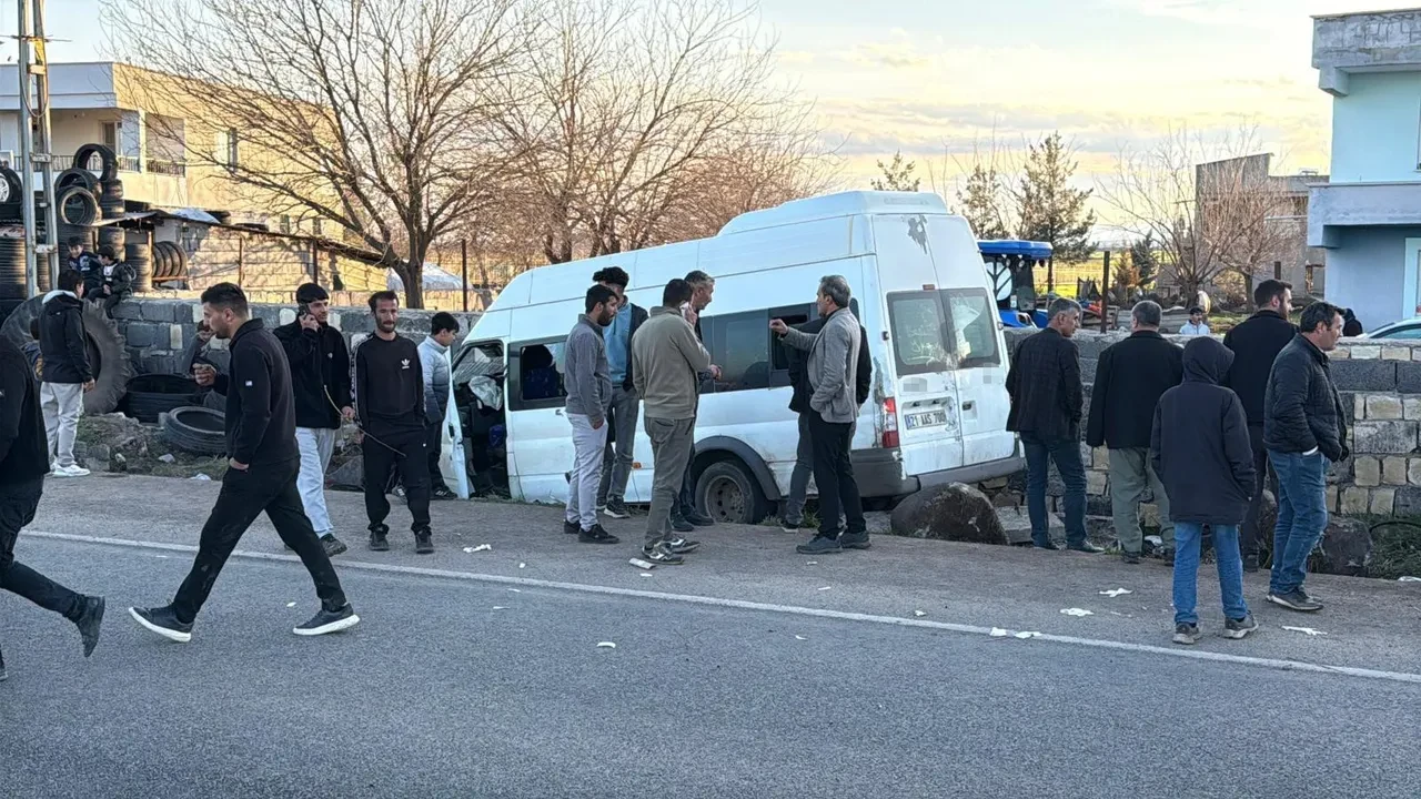 Diyarbakır'da feci kaza! Çok sayıda işçi yaralandı