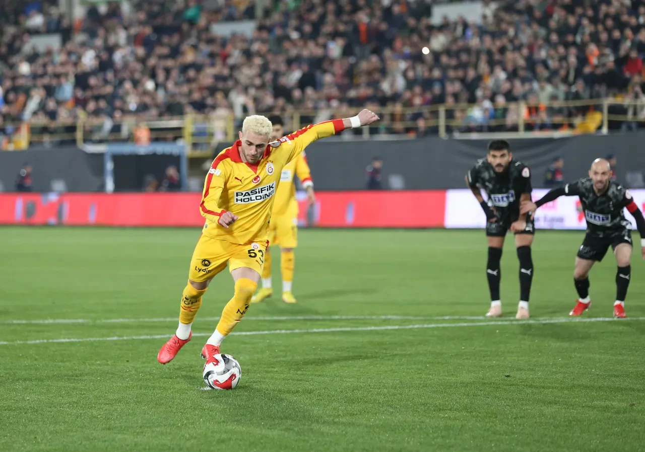 Galatasaray'da tüm planlar tuttu! Barış Alper Yılmaz için yeni bonservis belirlendi