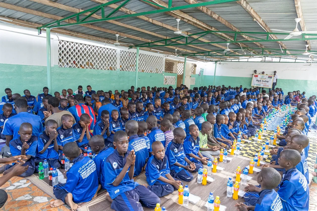 İDDEF, 40 ülkede kardeşlik sofraları kuruyor