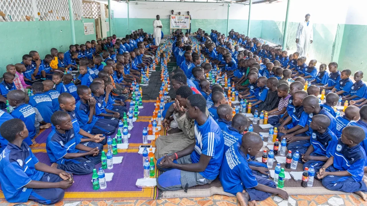 İDDEF, 40 ülkede kardeşlik sofraları kuruyor