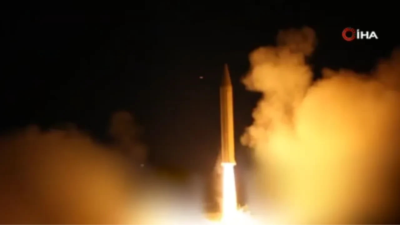 İran'dan İsrail'e 1 tonluk savaş başlığı taşıyan balistik füze