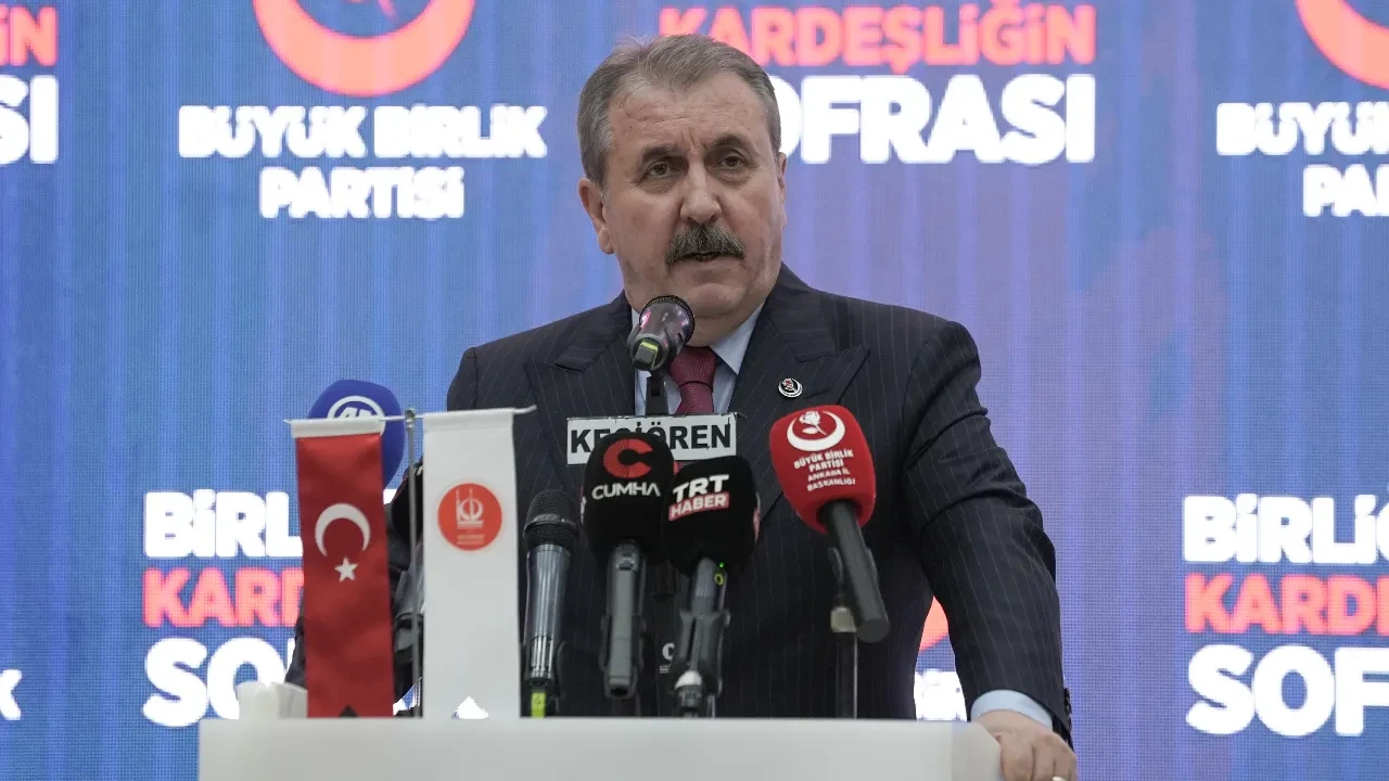 Mustafa Destici: Türk milletini başkalarıyla karıştırmayın