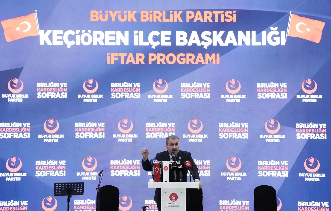 Mustafa Destici: Türk milletini başkalarıyla karıştırmayın