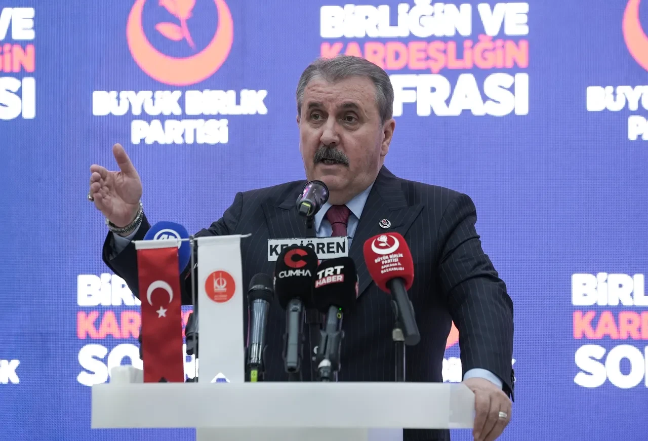 Mustafa Destici: Türk milletini başkalarıyla karıştırmayın