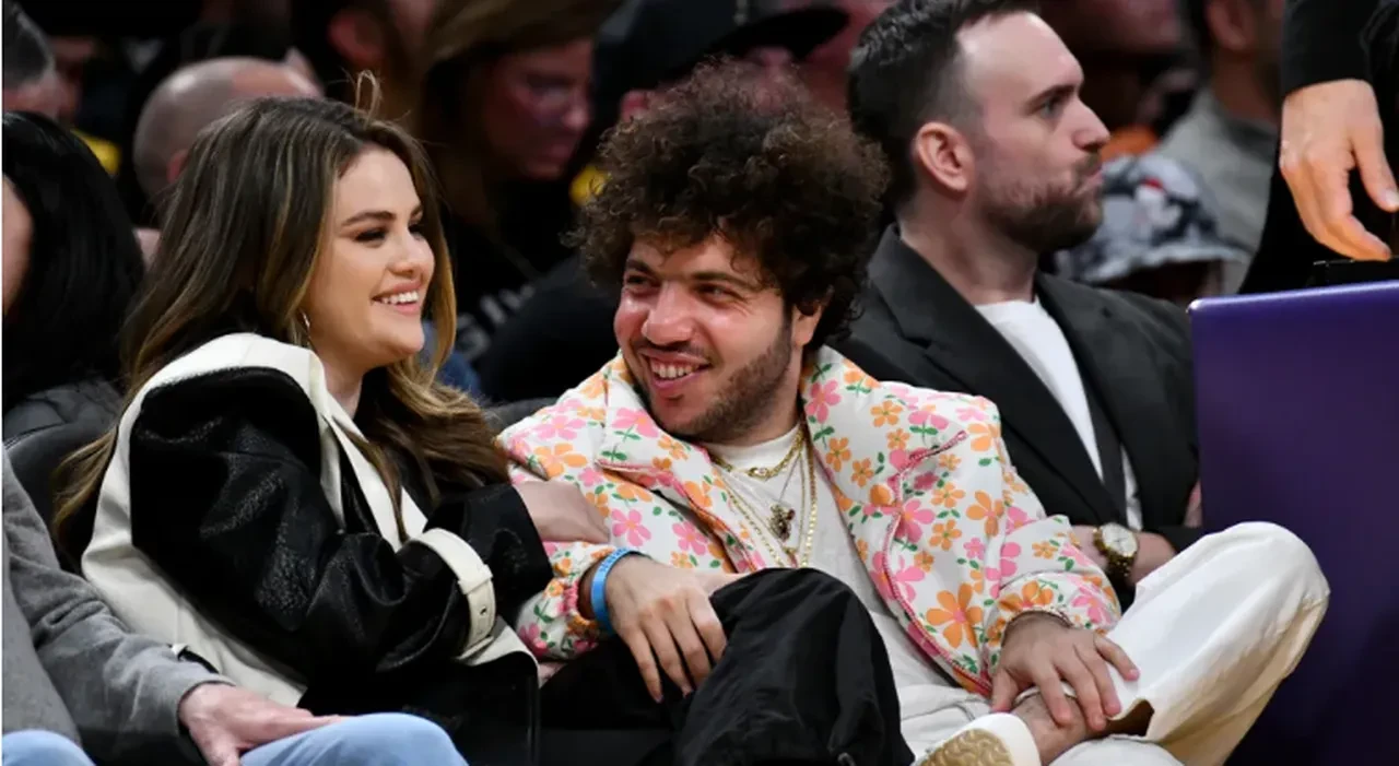 Selena Gomez teşhisi konulan ruh sağlığı sorunuyla nasıl baş ettiğini ilk kez anlattı