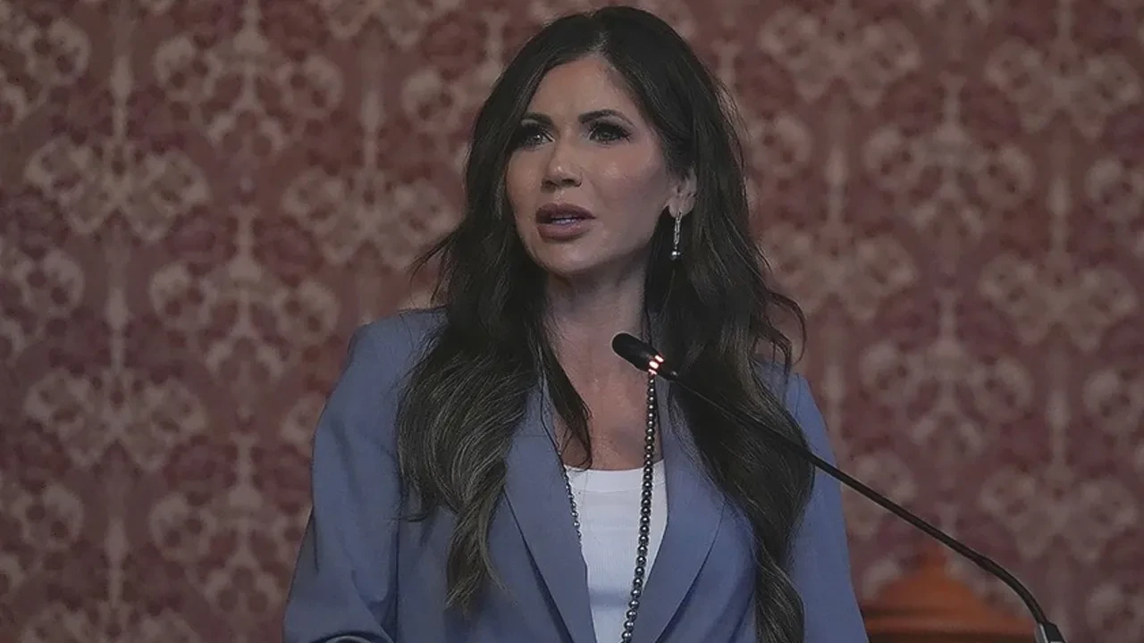 Trump İç Güvenlik Bakanı Kristi Noem'i görevden aldı! Yerine gelecek ismi duyurdu