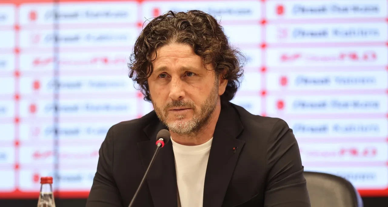 Türkiye Futbol Federasyonu'ndan Fatih Tekke'ye ödül!