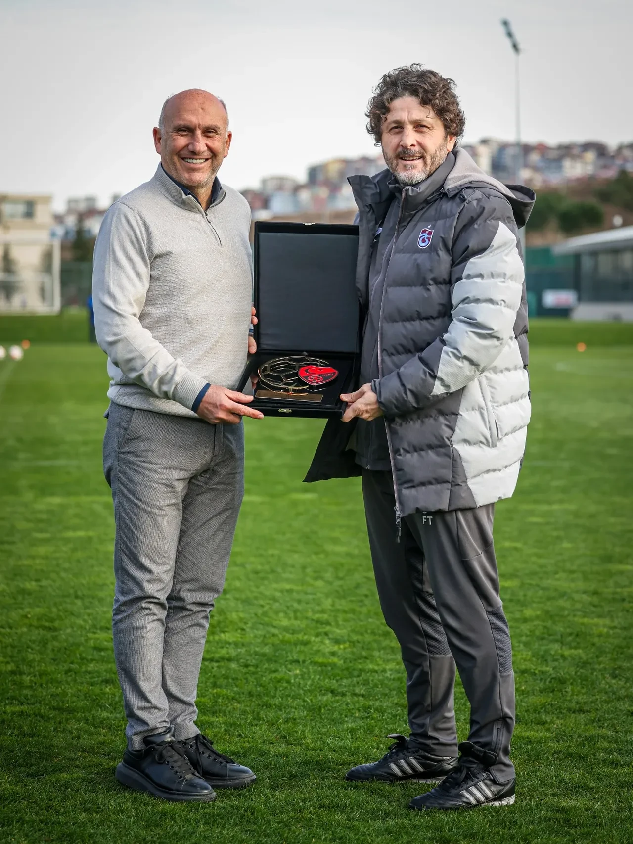 Türkiye Futbol Federasyonu'ndan Fatih Tekke'ye ödül!