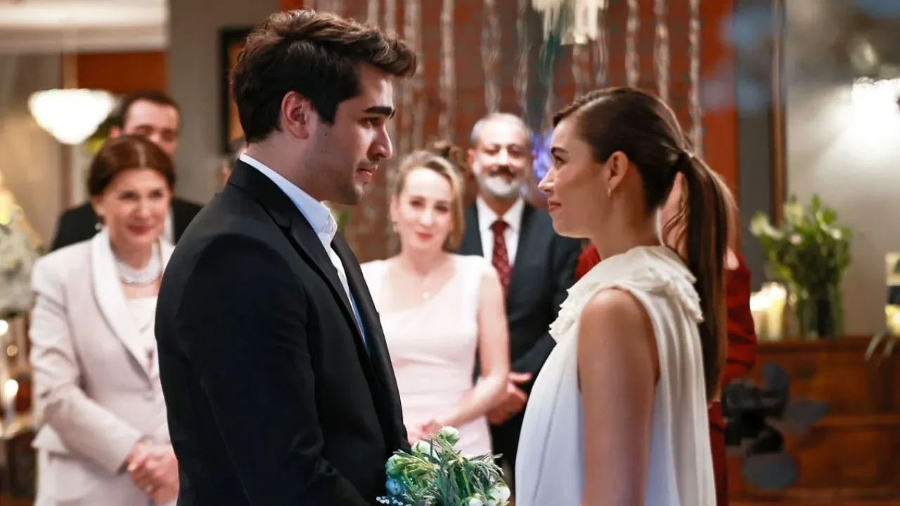 Yalı Çapkını dünyaya açılıyor! Mert Ramazan Demir ve Afra Saraçoğlu’nun dizisi Latin Amerika yolunda! 