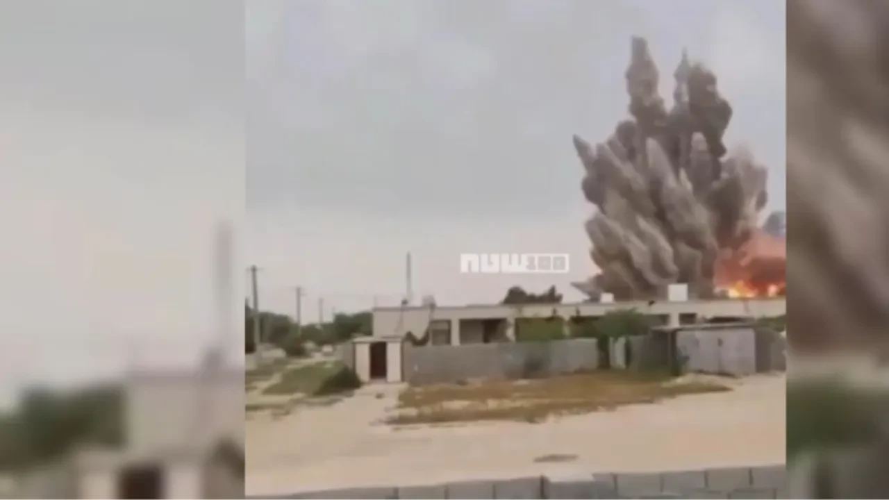 ABD ve İsrail, İran'ın Buşehr kentini vurdu! Patlama anı kamerada