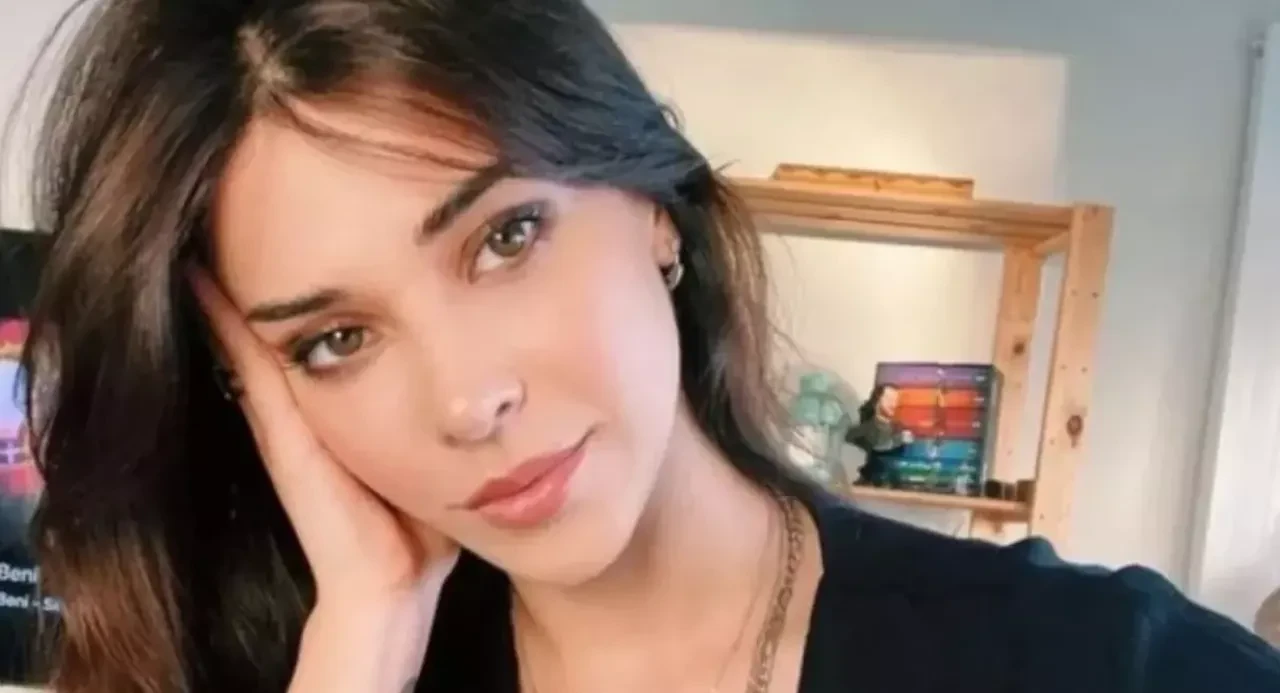 Aşk Tesadüfleri Sever filminin Mavi'si Devrim Özkan kimdir? Devrim Özkan'ın yaşı kaç, oynadığı diziler neler?