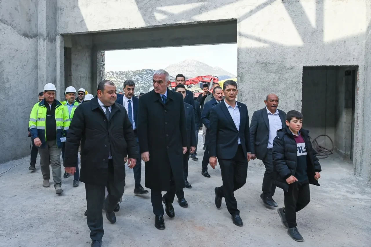 Baba ocağı İbradı’da vefa buluşması! Ersoy: "Ormana’nın ‘Dünyanın en iyi turizm köyü’ seçilmesi tesadüf değil"