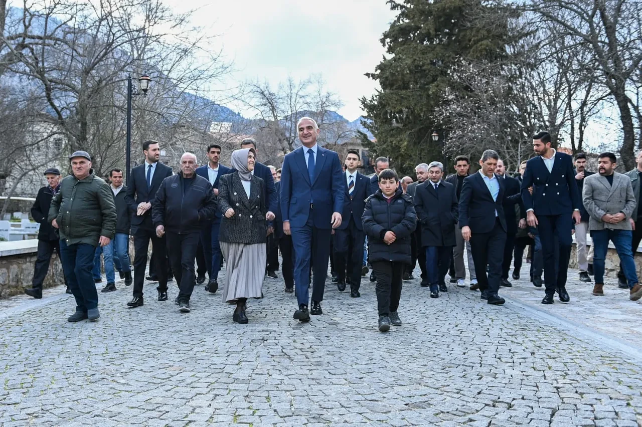 Baba ocağı İbradı’da vefa buluşması! Ersoy: "Ormana’nın ‘Dünyanın en iyi turizm köyü’ seçilmesi tesadüf değil"