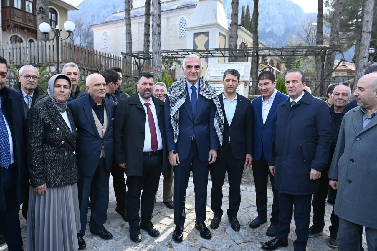 Baba ocağı İbradı’da vefa buluşması! Ersoy: "Ormana’nın ‘Dünyanın en iyi turizm köyü’ seçilmesi tesadüf değil"