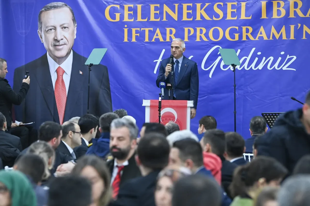 Baba ocağı İbradı’da vefa buluşması! Ersoy: "Ormana’nın ‘Dünyanın en iyi turizm köyü’ seçilmesi tesadüf değil"