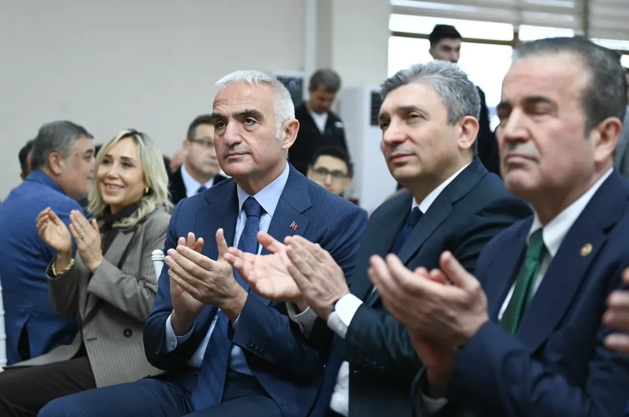 Baba ocağı İbradı’da vefa buluşması! Ersoy: "Ormana’nın ‘Dünyanın en iyi turizm köyü’ seçilmesi tesadüf değil"