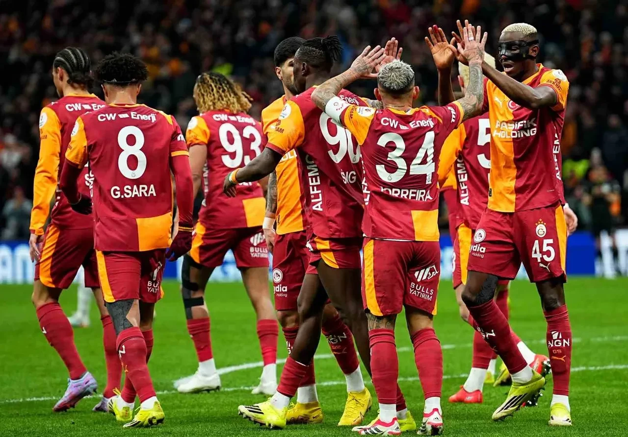 Beşiktaş Galatasaray maçını veren yabancı kanallar! Şifresiz izlenebilecek