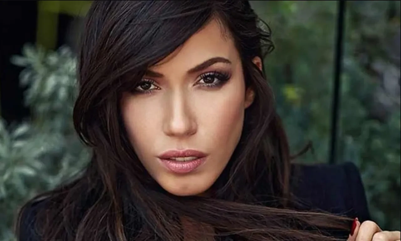 Burcu Güneş, Demet Akalın'ı resmen yerden yere vurdu! Burcu Güneş'in Akalın için söylediği sözler ortalık karıştıracak!