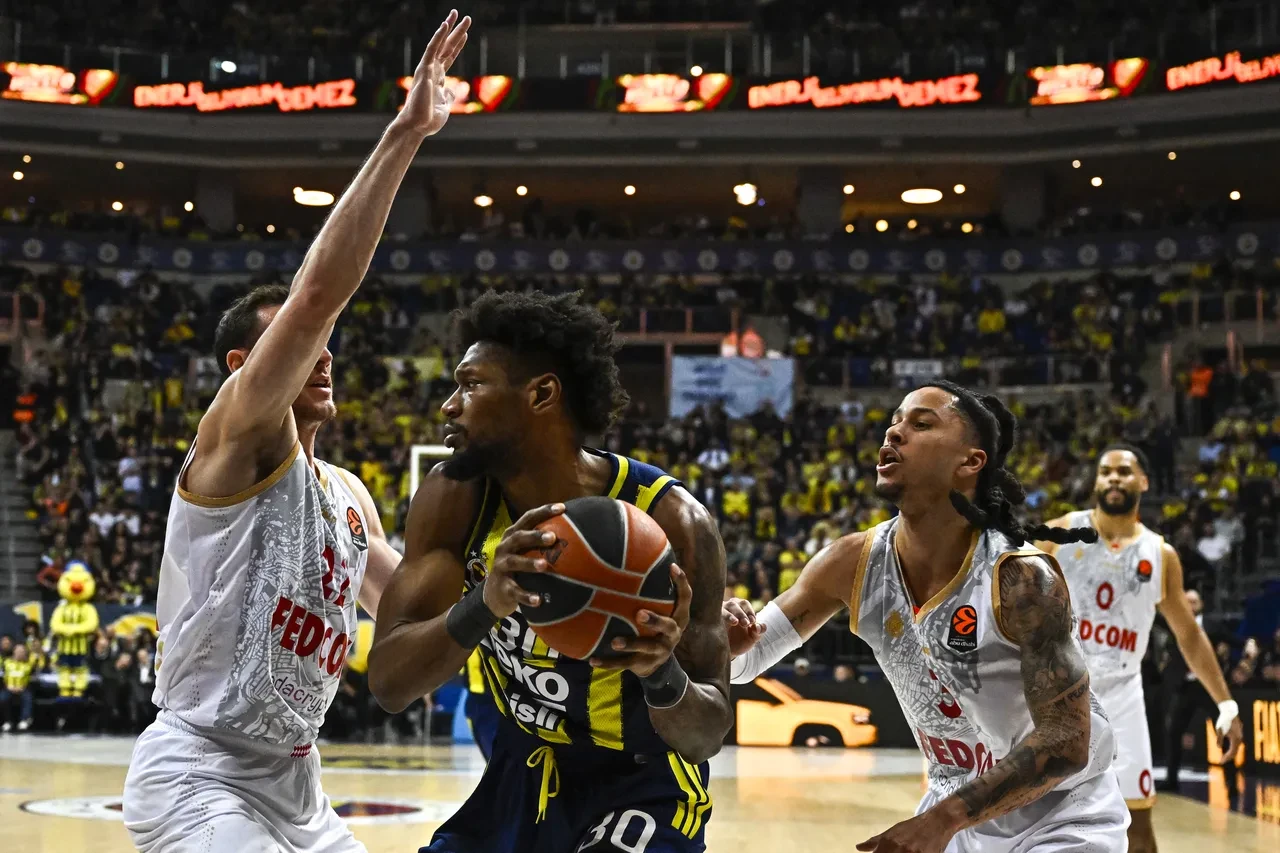Fenerbahçe Beko Monaco maç skoru kaç kaç? 1 maç eksiğe rağmen lider
