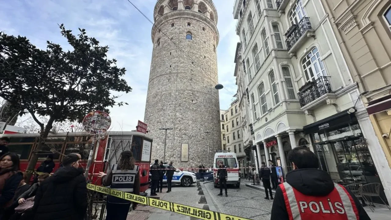 Galata Kulesi’nden atlayan kadın hayatını kaybetti: Olay yerinde soruşturma başlatıldı