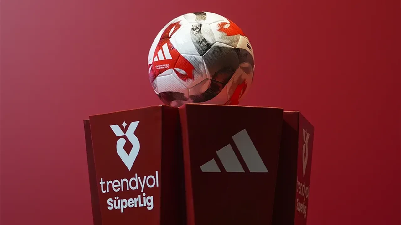 Galatasaray'dan Fenerbahçe'ye tarihi fark: Süper Lig'de kadro tarifesi!