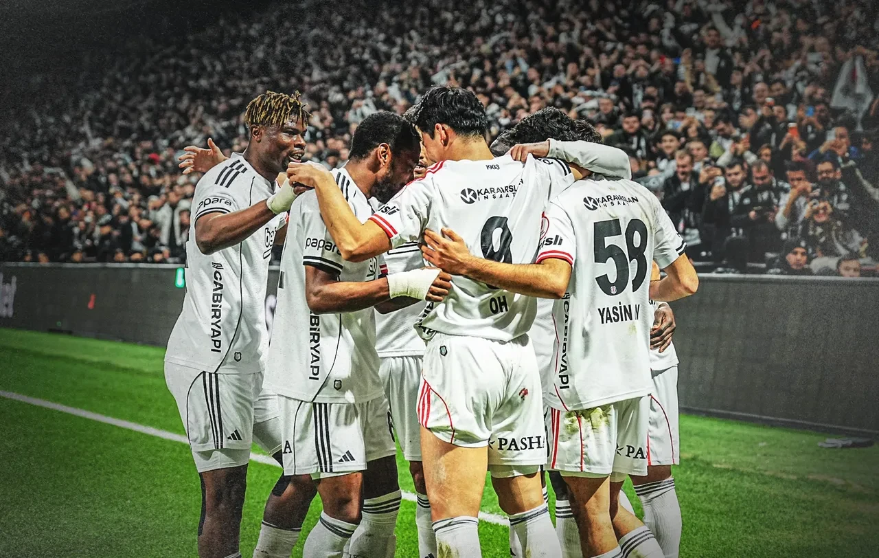 Galatasaray'dan Fenerbahçe'ye tarihi fark: Süper Lig'de kadro tarifesi!