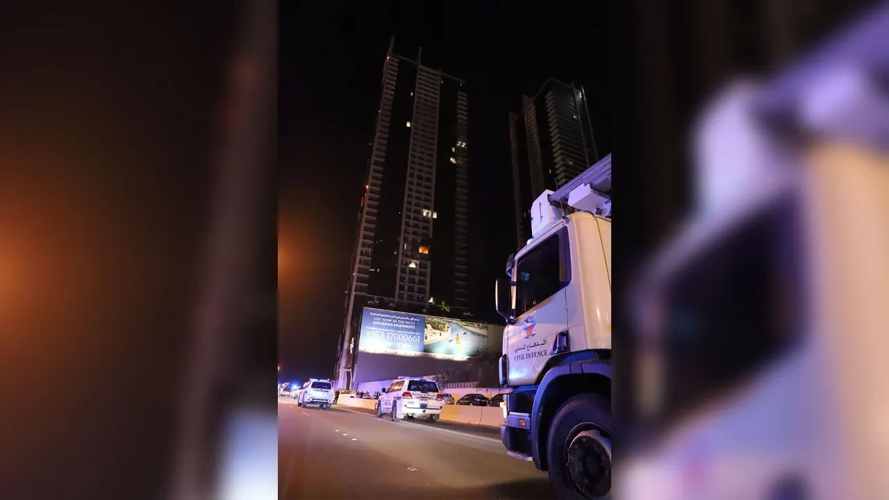İran, Bahreyn'de otel ve 2 konutu hedef aldı
