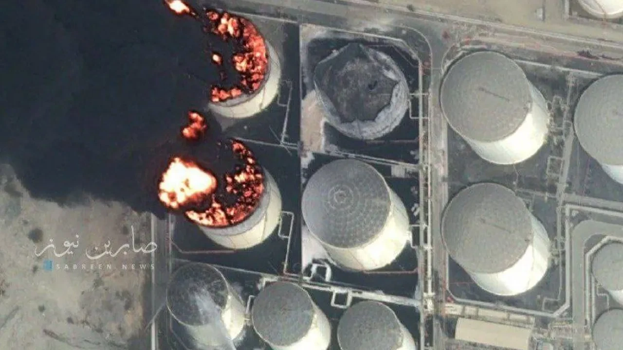 İran füze ile saldırmıştı! BAE'deki Fucayra Petrol Sanayi Bölgesi'nde çıkan yangın uydu görüntülerine yansıdı