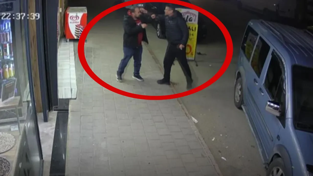 Kardeşlerin alacak verecek kavgası kamerada