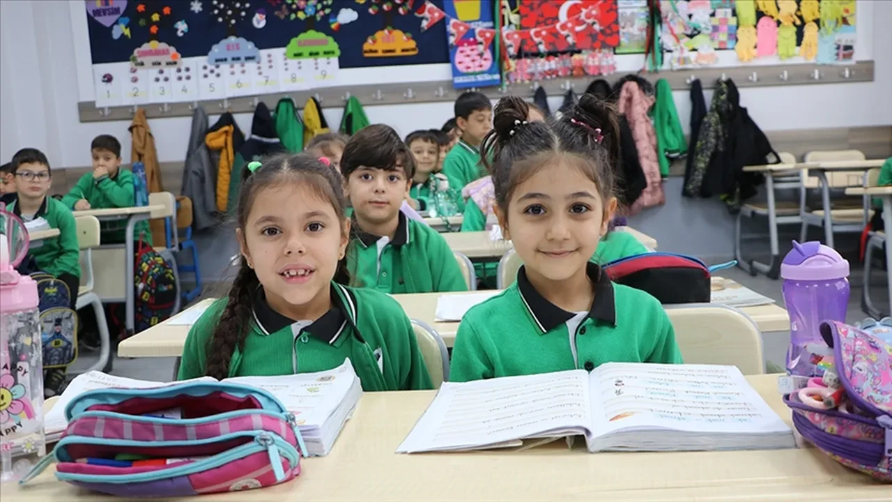 Mart ara tatili 9 gün mü, bayram tatiliyle birleşecek mi? MEB 2025-2026 eğitim öğretim yılı takvimi 