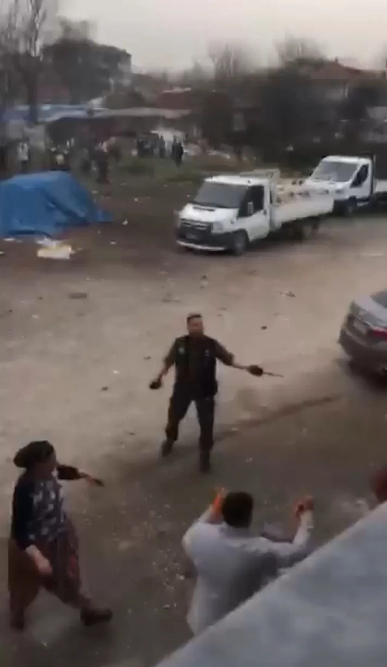 Sakarya'da hareketli operasyon! Polis ekiplerine direndiler