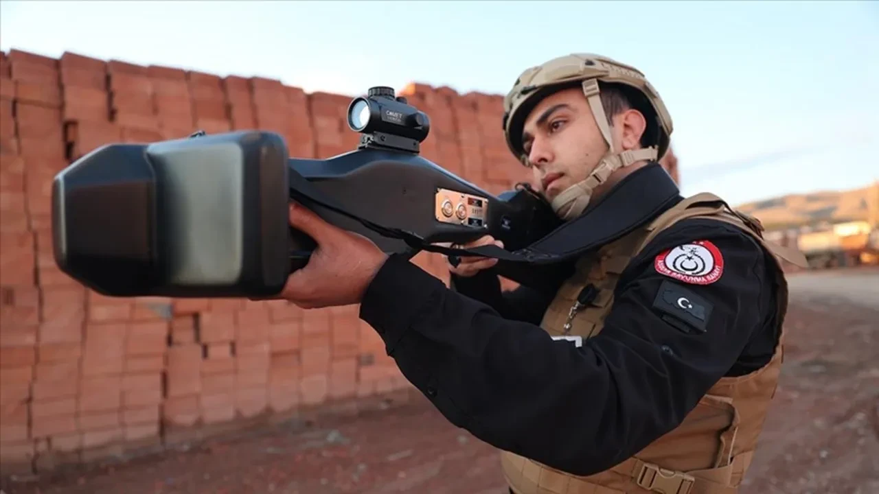 Sinyalleri keserek tehdidi etkisiz hale getiren yerli dronsavar geliştirildi