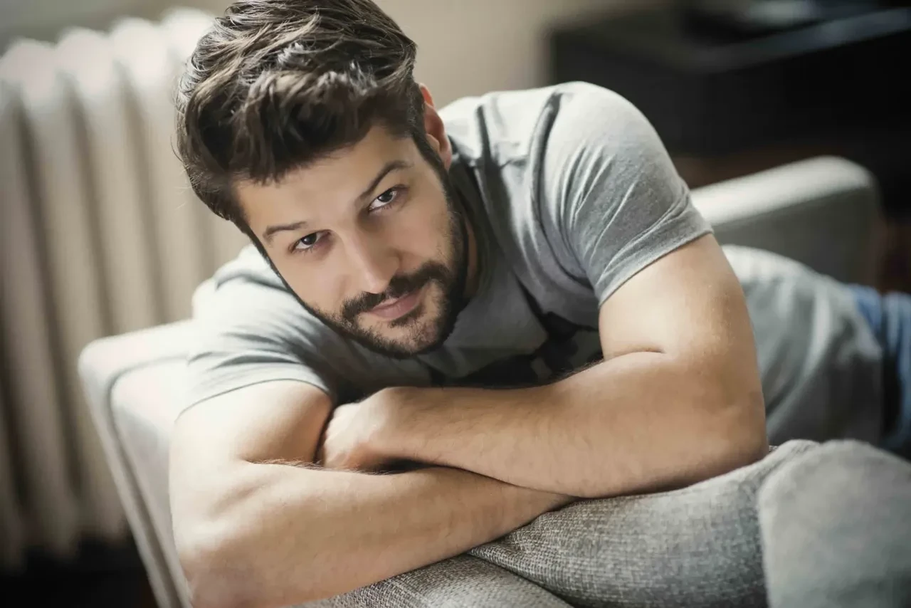 Veliaht dizisinin Faroz’u kimdir? Gizemli Faroz’un hikayesi nedir?