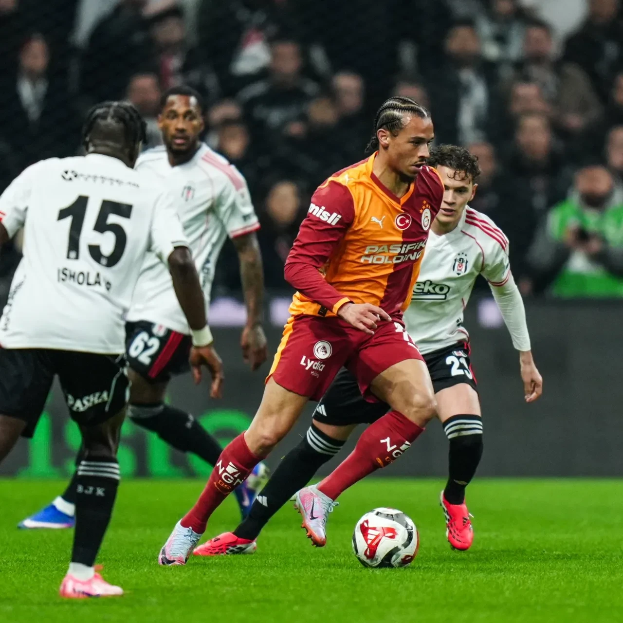 Beşiktaş-Galatasaray derbisi için Rıdvan Dilmen'den çarpıcı tespit: "Beşiktaş kimi aradı?"